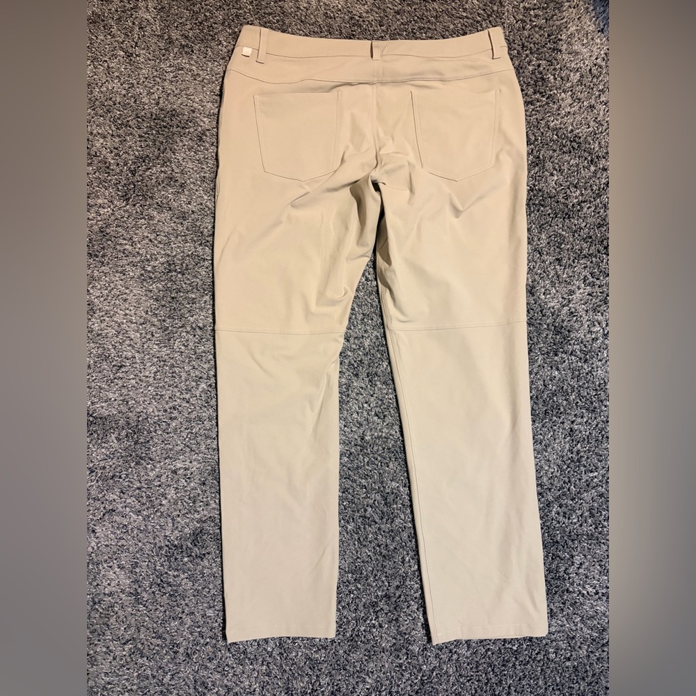 Men  Lululemon - Picture 2 of 4